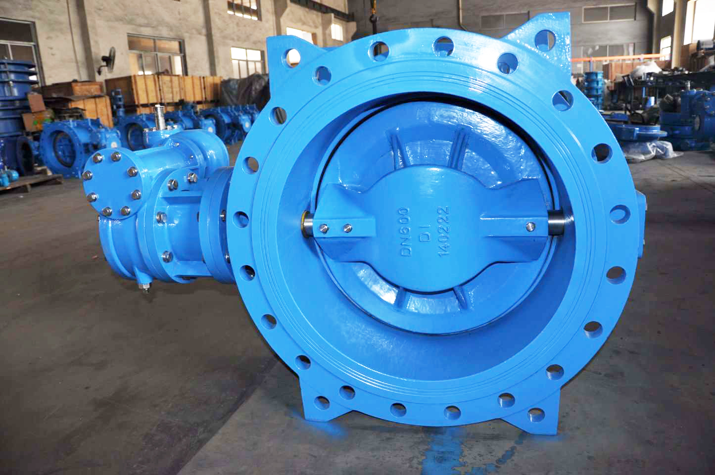 Double eccentric butterfly valve